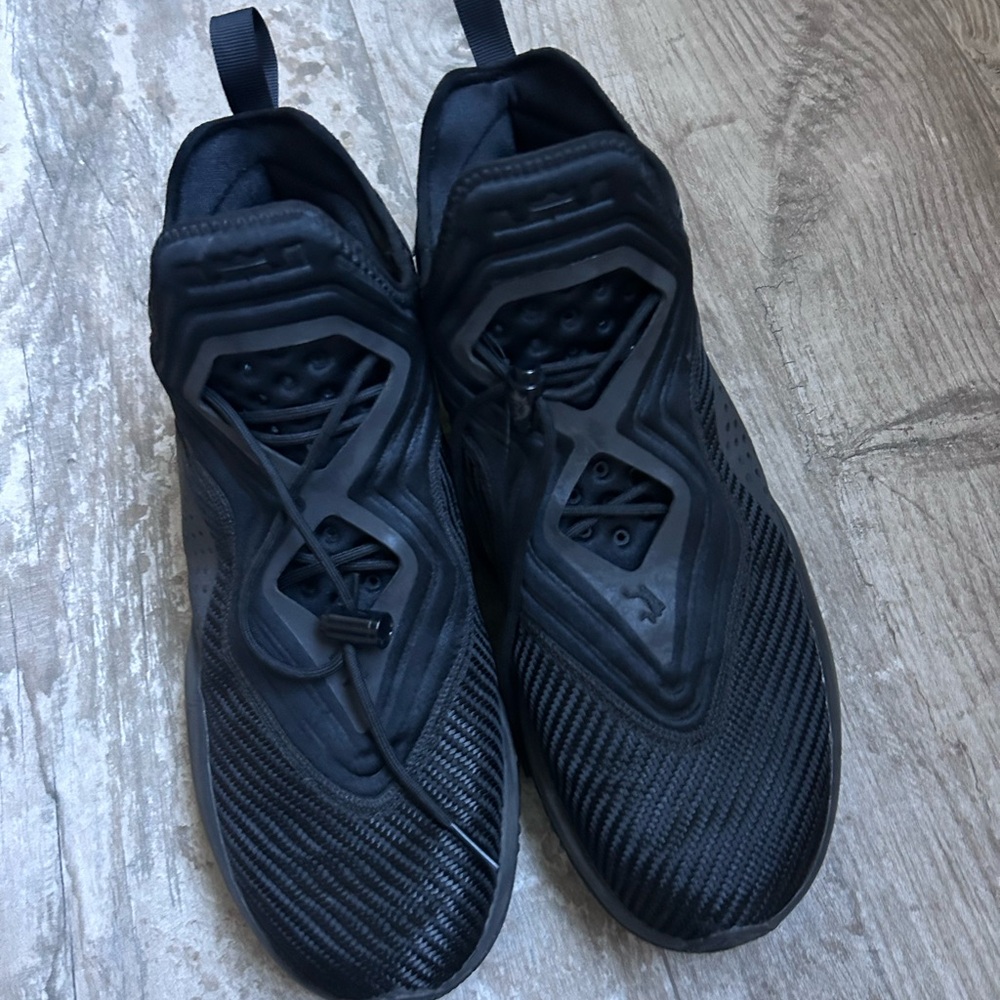 Nike LeBron Soldier 14 Size 13